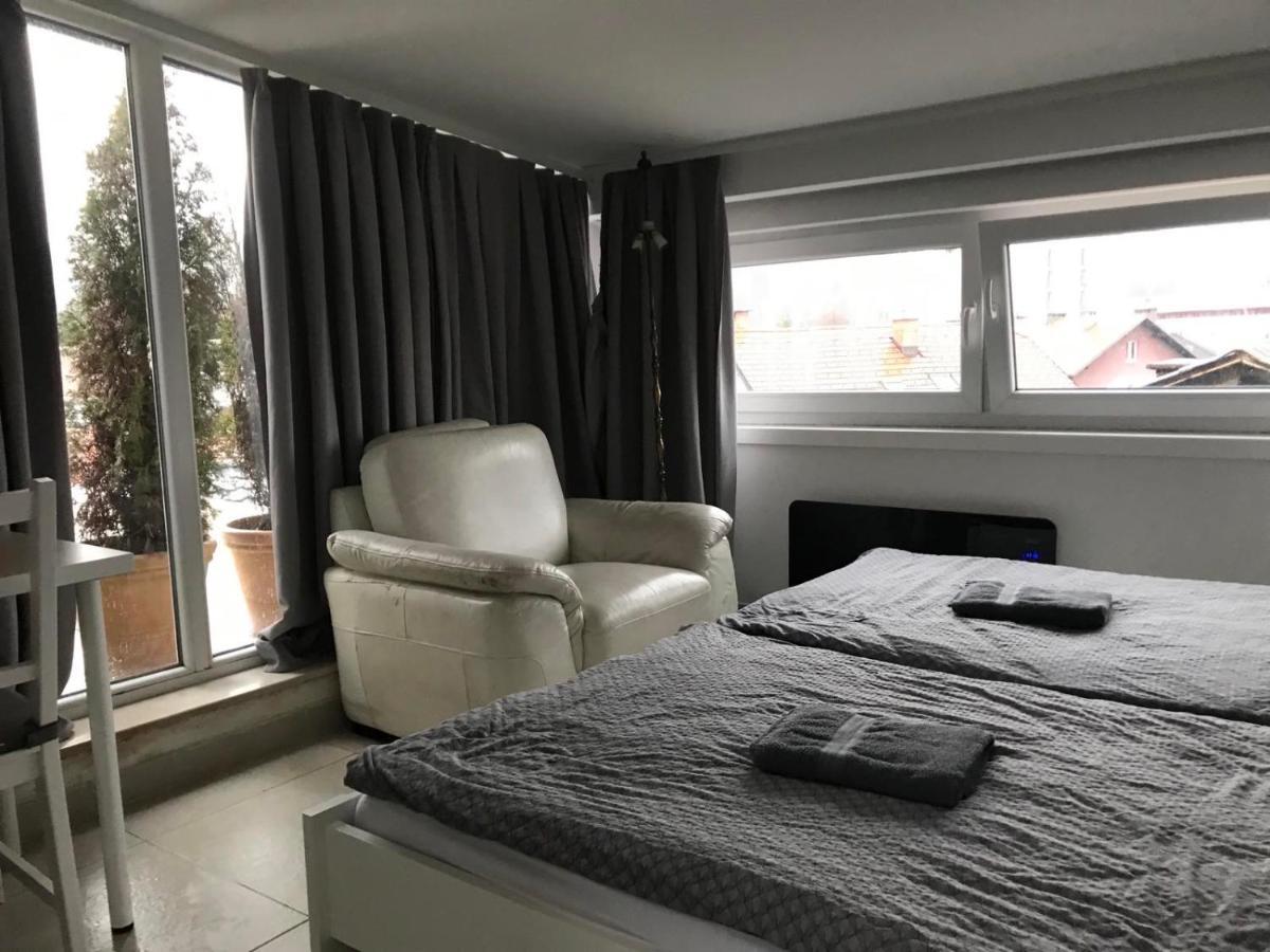Hello Ljubljana- Green Way Rooms And Studios ภายนอก รูปภาพ